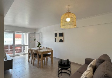 DEPARTAMENTO 3 AMB AL FRENTE CON BALCON CORRIDO CUBIERTO, COCHERA FIJA Y BAULERA - ZONA: CENTRO