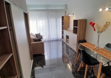 DEPARTAMENTO 2 AMB AL FRENTE, CON DEPENDENCIA Y BALCON - ZONA: CENTRO