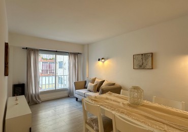 DEPARTAMENTO 2 AMB. CON DEPENDENCIA, AL LATERAL CON VISTA A LA CALLE - ZONA: CENTRO