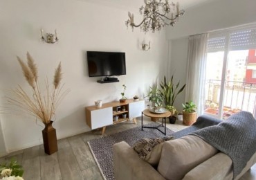 SEMIPISO 3 AMB AL FRENTE CON BALCON CORRIDO - ZONA: CENTRO