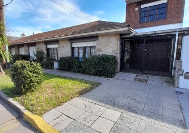 CHALET 5 AMB. EN PH, CON PATIO Y GARAGE - ZONA: PARQUE LURO